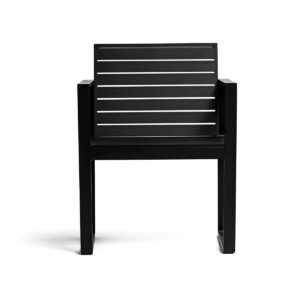 Poltrona Évora Ripada, estrutura em alumínio com pintura eletrostática própria para área externa.